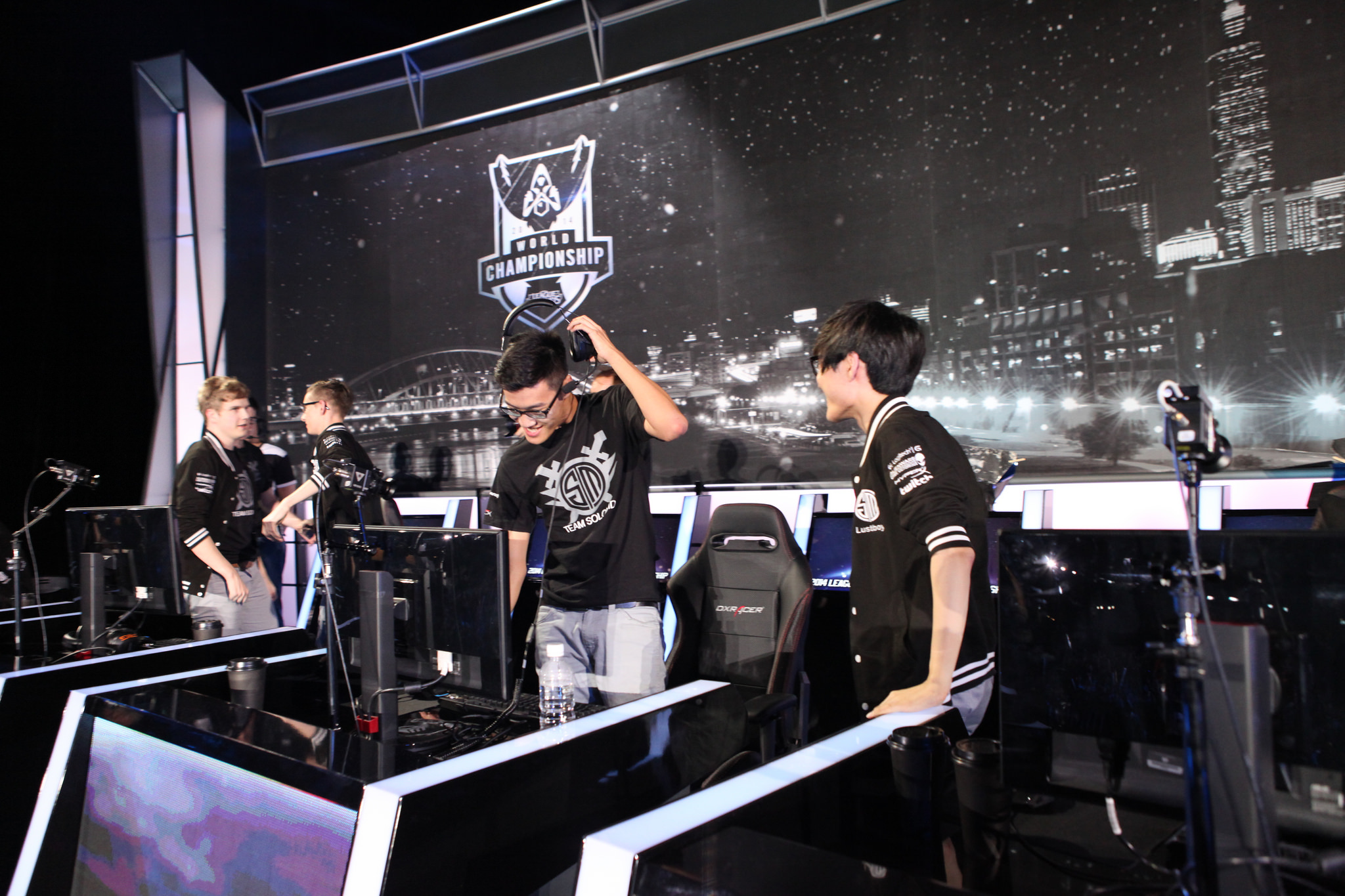 王者榮耀服務(wù)器故障致玩家信譽(yù)分被系統(tǒng)誤判違規(guī)扣除，補(bǔ)償方案爭(zhēng)議引發(fā)玩家集體不滿(mǎn)